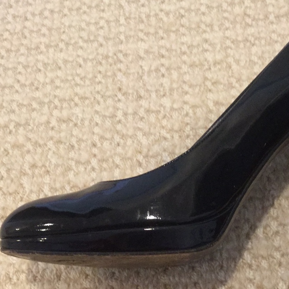Stuart Weitzman - Picture 5 of 5